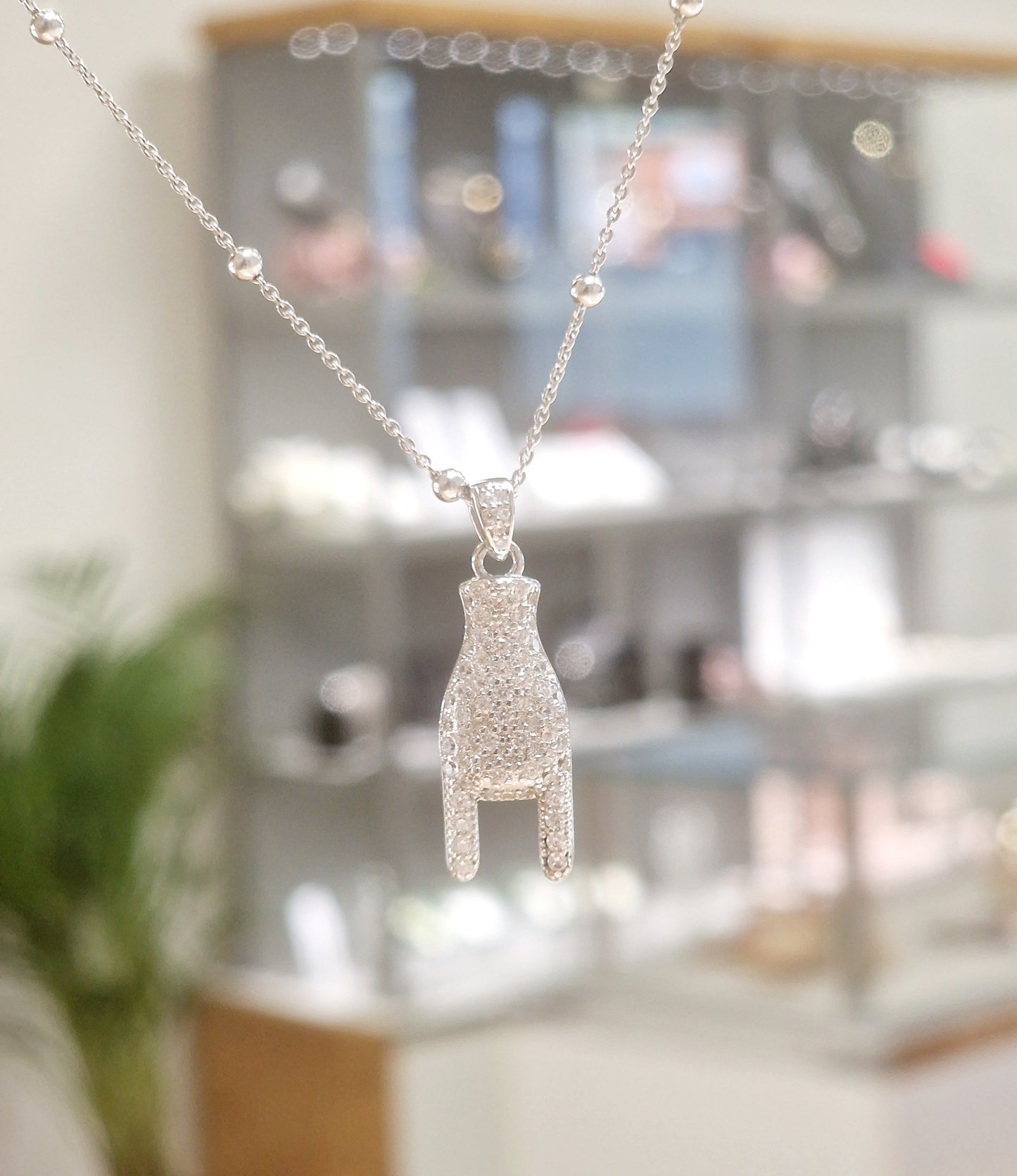 Collana scaramantica zirconata